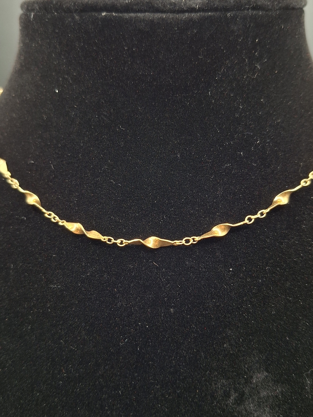 Crown Trifari Gold-Tone Wave Link Necklace - Women Jewelry